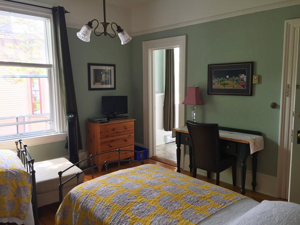 At Wit'S Inn Saint-Jean de Terre-Neuve Extérieur photo