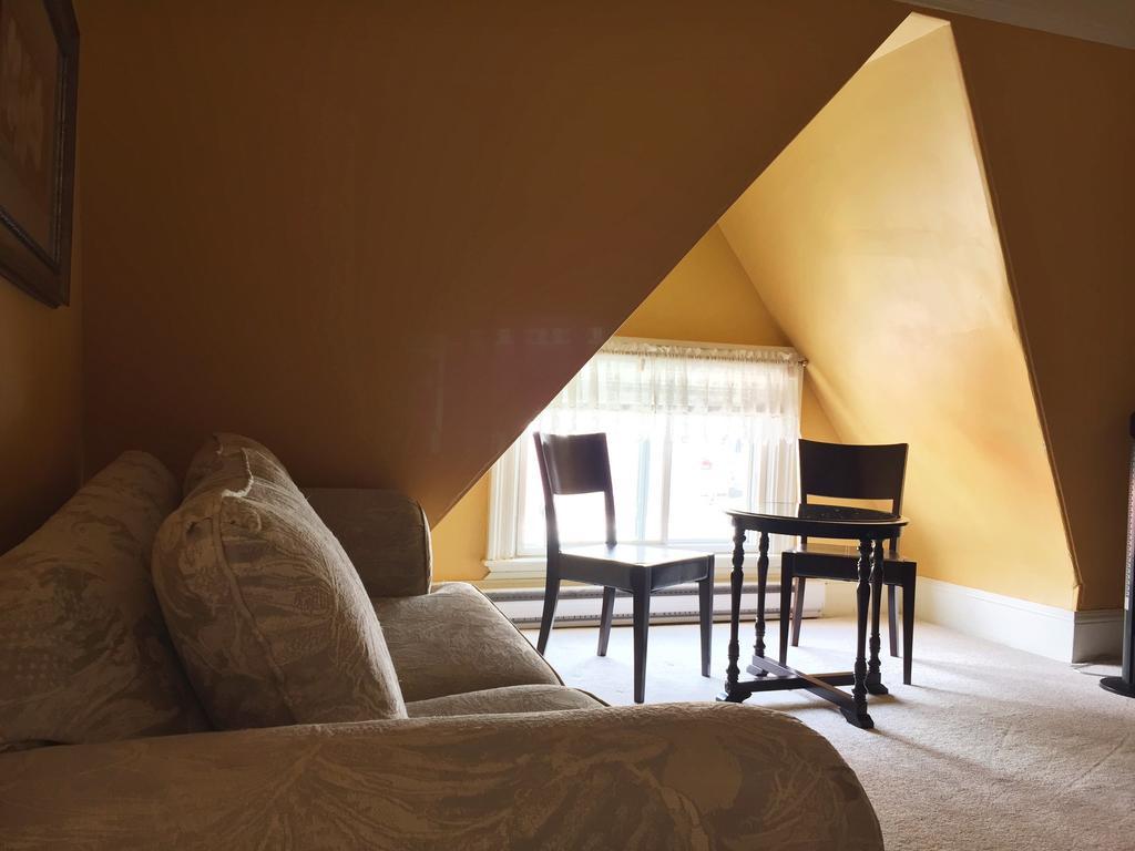 At Wit'S Inn Saint-Jean de Terre-Neuve Extérieur photo