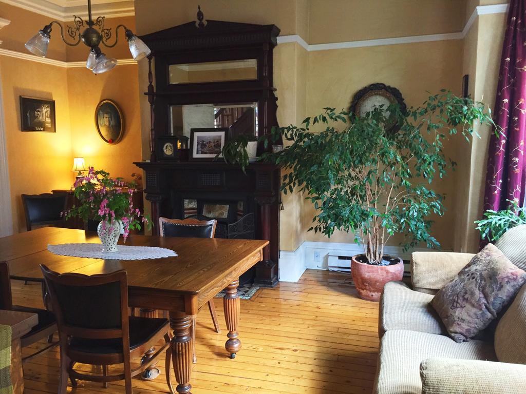 At Wit'S Inn Saint-Jean de Terre-Neuve Extérieur photo